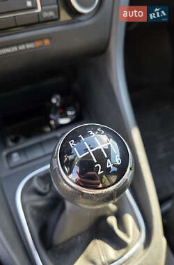 Хетчбек Volkswagen Golf 2011 в 