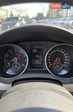 Хетчбек Volkswagen Golf 2011 в 