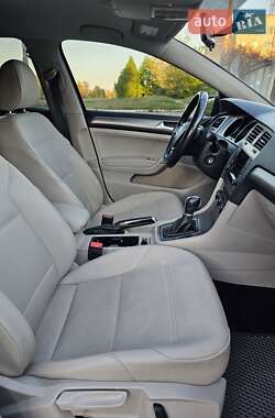 Хэтчбек Volkswagen Golf 2014 в 