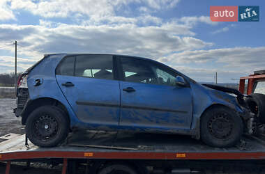 Хетчбек Volkswagen Golf 2005 в Ярмолинцях