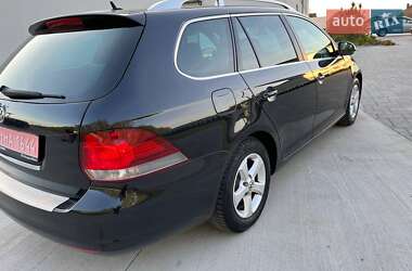 Универсал Volkswagen Golf 2010 в 