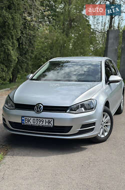 Хэтчбек Volkswagen Golf 2014 в Ровно