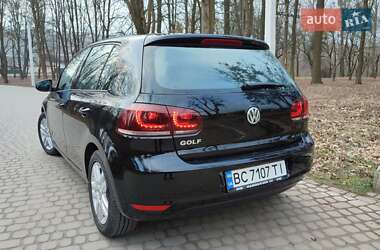 Хэтчбек Volkswagen Golf 2009 в 