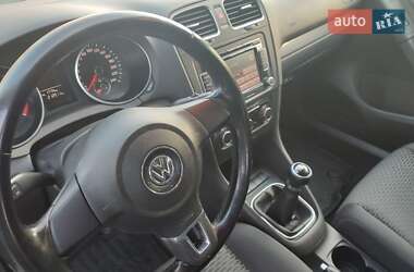 Хэтчбек Volkswagen Golf 2009 в 