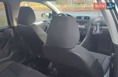 Хэтчбек Volkswagen Golf 2009 в 