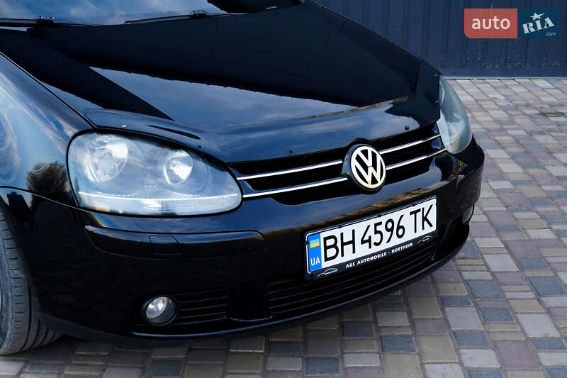 Хетчбек Volkswagen Golf 2008 в Веселиновому