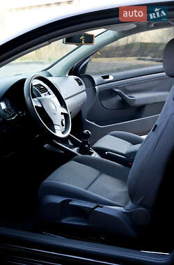 Хэтчбек Volkswagen Golf 2008 в 