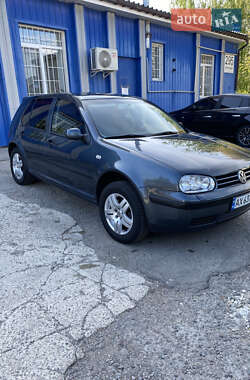 Хэтчбек Volkswagen Golf 2002 в Харькове
