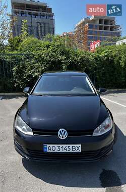 Хетчбек Volkswagen Golf 2013 в 