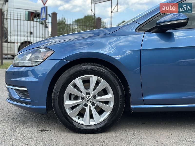 Універсал Volkswagen Golf 2019 в Мукачевому