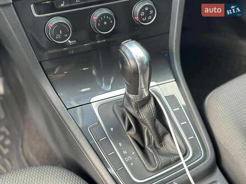 Універсал Volkswagen Golf 2019 в Мукачевому