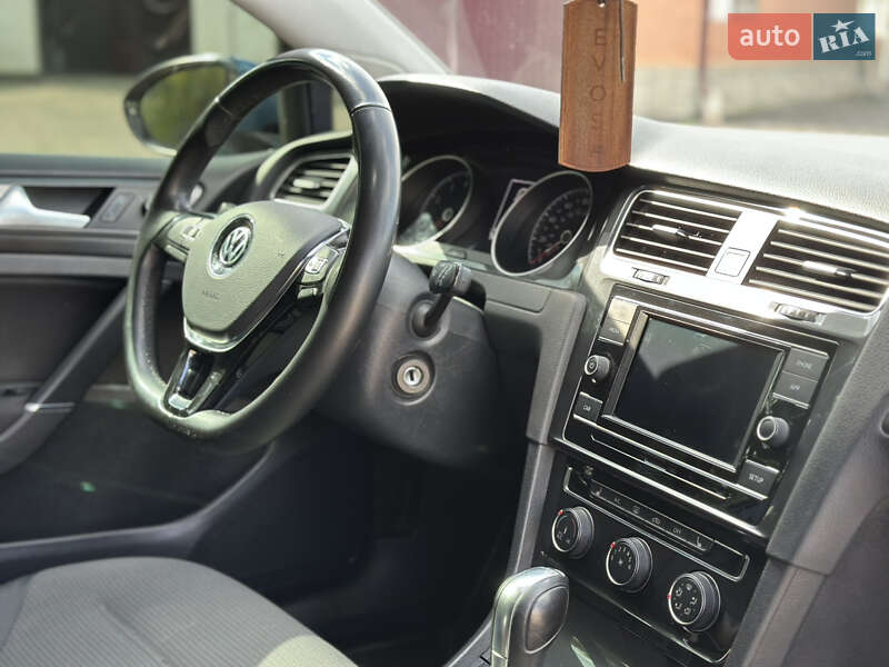 Універсал Volkswagen Golf 2019 в Мукачевому