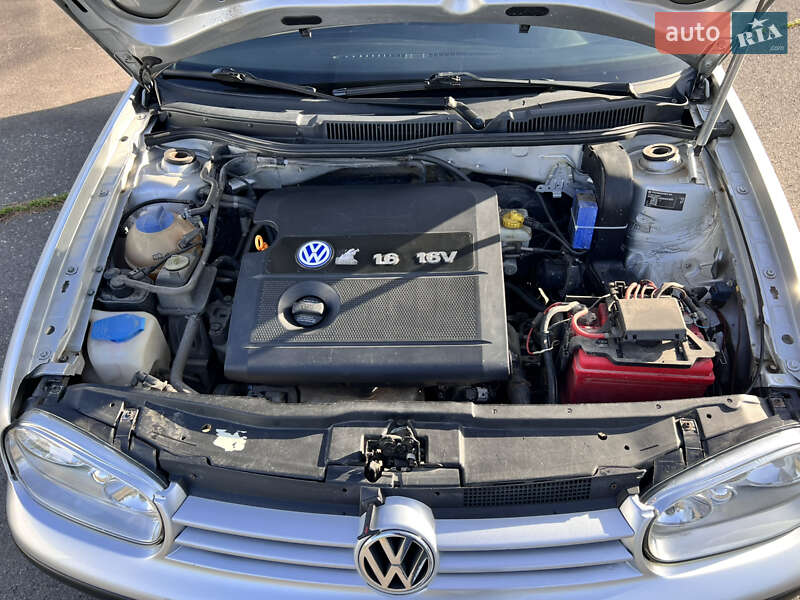Хетчбек Volkswagen Golf 2001 в Мукачевому