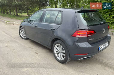 Хетчбек Volkswagen Golf 2017 в 