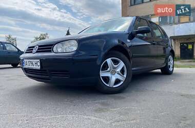 Хетчбек Volkswagen Golf 2002 в Василькові