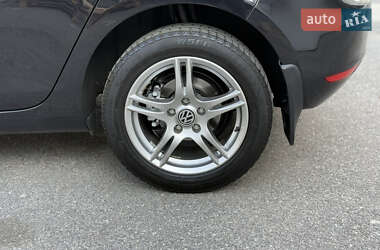 Хэтчбек Volkswagen Golf 2010 в 