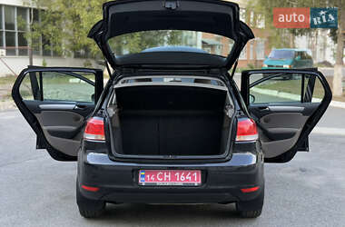 Хэтчбек Volkswagen Golf 2010 в 
