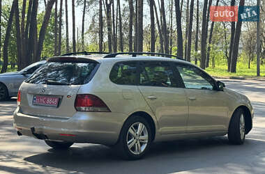 Універсал Volkswagen Golf 2012 в 