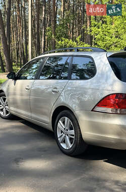 Універсал Volkswagen Golf 2012 в 