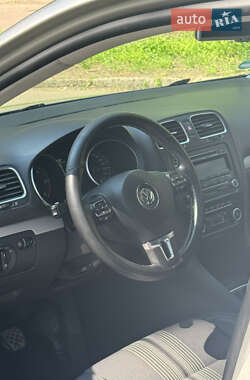 Універсал Volkswagen Golf 2012 в 