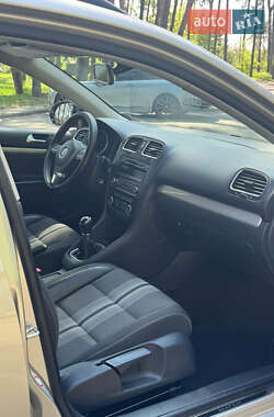 Універсал Volkswagen Golf 2012 в 