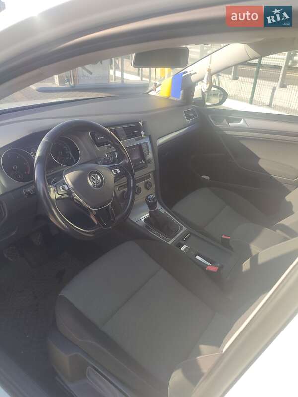 Універсал Volkswagen Golf 2013 в Києві