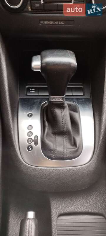 Хэтчбек Volkswagen Golf 2010 в Фастове