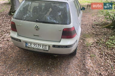 Хетчбек Volkswagen Golf 2000 в 
