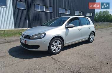 Хэтчбек Volkswagen Golf 2010 в Луцке