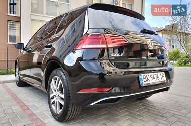 Хэтчбек Volkswagen Golf 2018 в Ровно