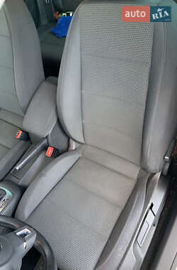 Хэтчбек Volkswagen Golf 2010 в 