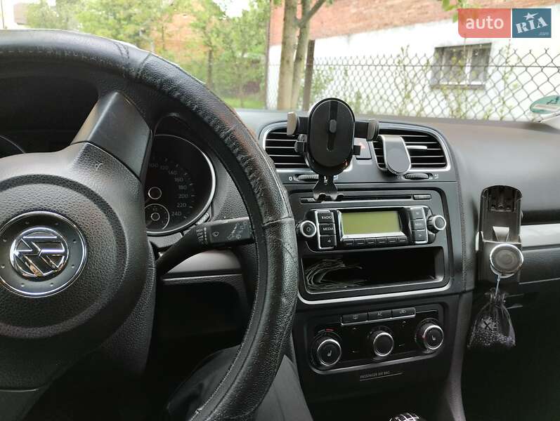 Універсал Volkswagen Golf 2011 в Городку