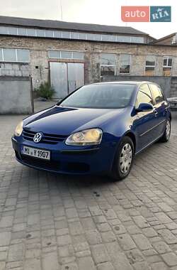 Хетчбек Volkswagen Golf 2004 в Луцьку