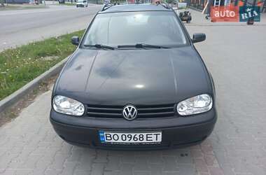 Універсал Volkswagen Golf 2001 в Тернополі