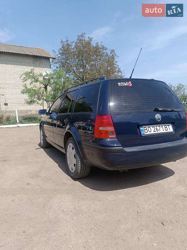 Універсал Volkswagen Golf 2000 в Новодністровську