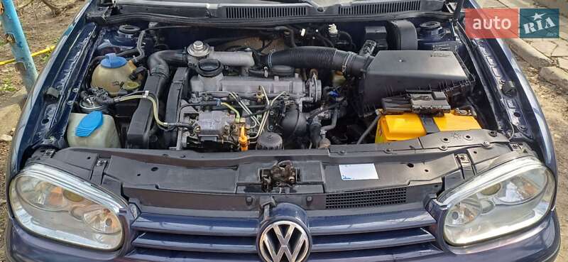 Універсал Volkswagen Golf 2000 в Новодністровську