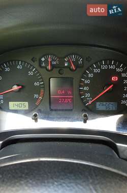 Хетчбек Volkswagen Golf 2003 в 
