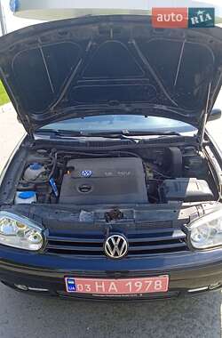 Хетчбек Volkswagen Golf 2003 в 