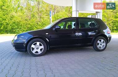 Хетчбек Volkswagen Golf 2003 в 