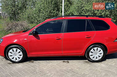 Універсал Volkswagen Golf 2012 в 
