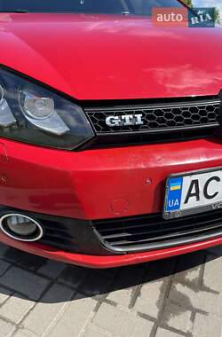 Універсал Volkswagen Golf 2012 в 