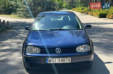 Хетчбек Volkswagen Golf 2002 в Новомосковську