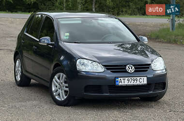 Хетчбек Volkswagen Golf 2004 в Долині
