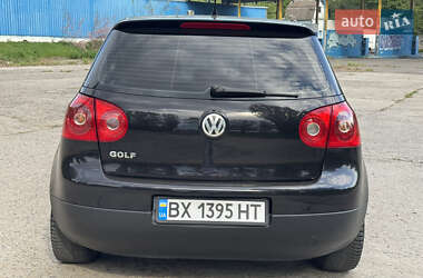 Хетчбек Volkswagen Golf 2005 в 