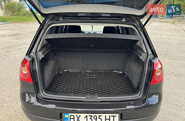 Хетчбек Volkswagen Golf 2005 в 