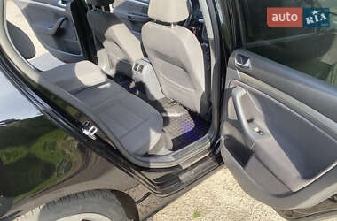 Хэтчбек Volkswagen Golf 2008 в 