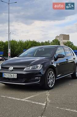 Хетчбек Volkswagen Golf 2015 в Києві