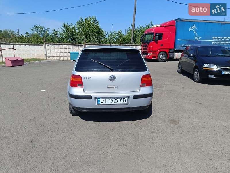 Хетчбек Volkswagen Golf 2000 в Кривому Розі