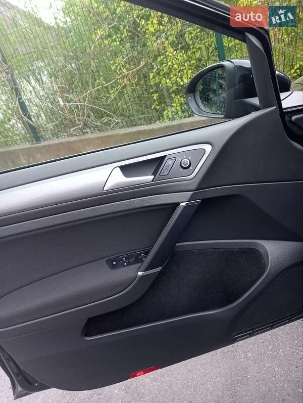 Універсал Volkswagen Golf 2013 в Львові