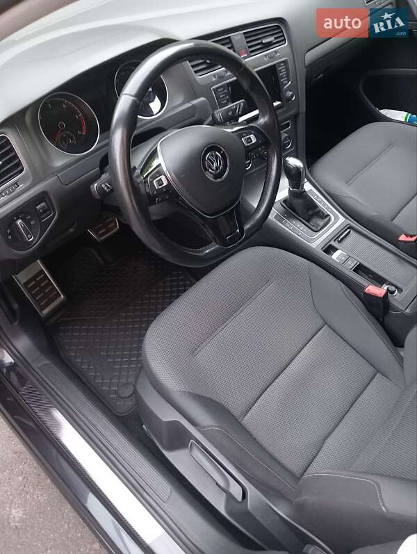 Універсал Volkswagen Golf 2013 в Львові